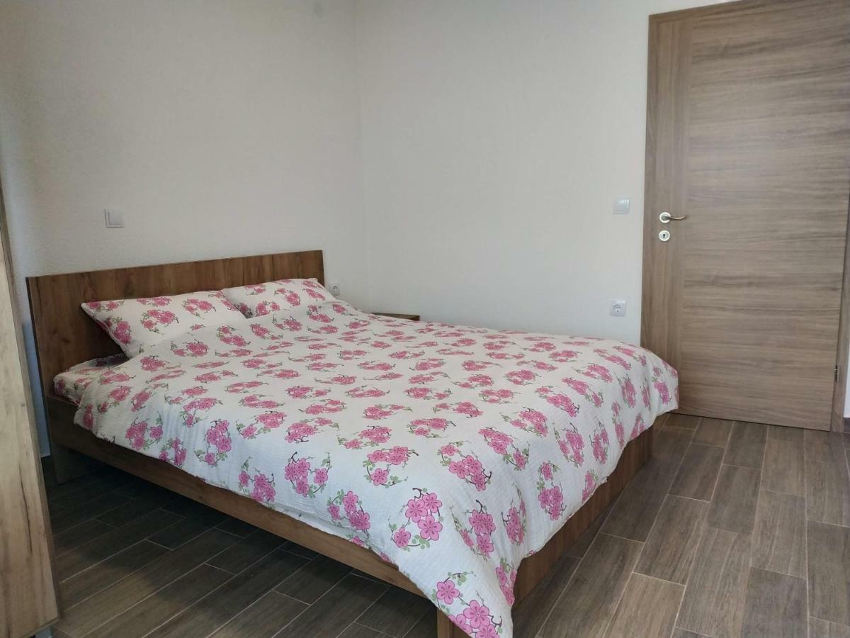 At George'S Apartments Охрид Екстериор снимка